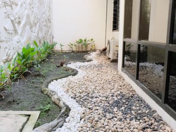 LANGKA! Rumah Kertajaya Indah Mewah 2 Lantai Besar Luas Dekat Raya MERR Dharmahusada Manyar Kertoarjo SHM