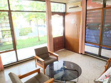 LANGKA! Rumah Kertajaya Indah Mewah 2 Lantai Besar Luas Dekat Raya MERR Dharmahusada Manyar Kertoarjo SHM
