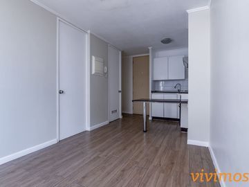 1 Dormitorio + 1 Baño + Estacionamiento y Bodega en San Miguel, Metro Ciudad del Niño.