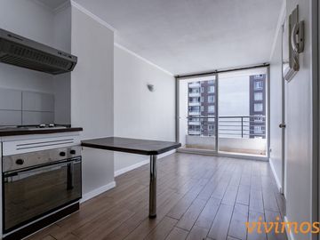 1 Dormitorio + 1 Baño + Estacionamiento y Bodega en San Miguel, Metro Ciudad del Niño.