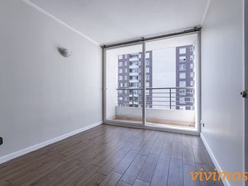 1 Dormitorio + 1 Baño + Estacionamiento y Bodega en San Miguel, Metro Ciudad del Niño.