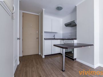 1 Dormitorio + 1 Baño + Estacionamiento y Bodega en San Miguel, Metro Ciudad del Niño.