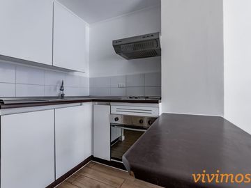 1 Dormitorio + 1 Baño + Estacionamiento y Bodega en San Miguel, Metro Ciudad del Niño.