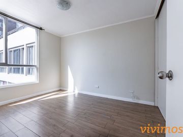 1 Dormitorio + 1 Baño + Estacionamiento y Bodega en San Miguel, Metro Ciudad del Niño.