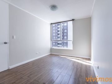 1 Dormitorio + 1 Baño + Estacionamiento y Bodega en San Miguel, Metro Ciudad del Niño.
