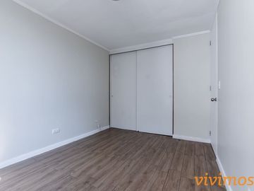 1 Dormitorio + 1 Baño + Estacionamiento y Bodega en San Miguel, Metro Ciudad del Niño.