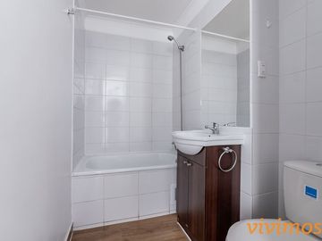 1 Dormitorio + 1 Baño + Estacionamiento y Bodega en San Miguel, Metro Ciudad del Niño.