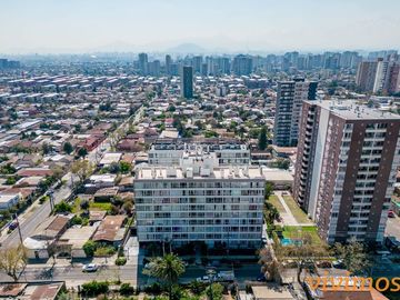 1 Dormitorio + 1 Baño + Estacionamiento y Bodega en San Miguel, Metro Ciudad del Niño.