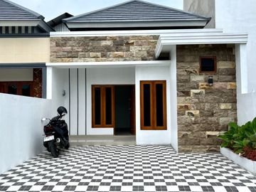 Rumah Baru Dalam Perumahan di Wirokerten