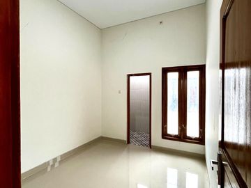 Rumah Baru Dalam Perumahan di Wirokerten