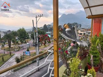 Venta de casa en Otavalo sector Gonzales Suarez,  frente al parque