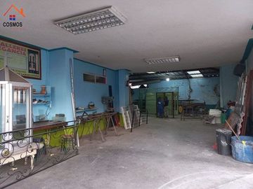 Venta de casa en Otavalo sector Gonzales Suarez,  frente al parque