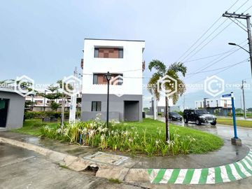 CORNER 3-STOREY SHOPHOUSE FOR SALE LOCATED AT CAPAS, TARLAC CITY