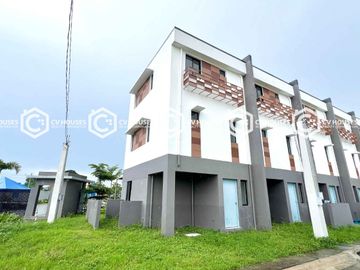 CORNER 3-STOREY SHOPHOUSE FOR SALE LOCATED AT CAPAS, TARLAC CITY