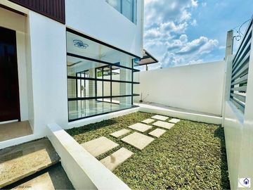 Modern Minimalist House In Avida Settings, Nuvali Sta. Rosa