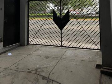 DEPARTAMENTO AMPLIO EN SJM FRENTE PANAMERICANA SUR REMATE