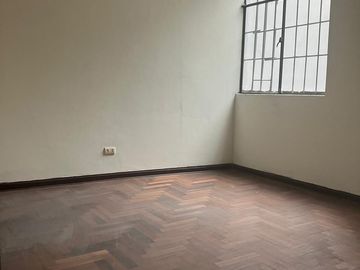 DEPARTAMENTO AMPLIO EN SJM FRENTE PANAMERICANA SUR REMATE