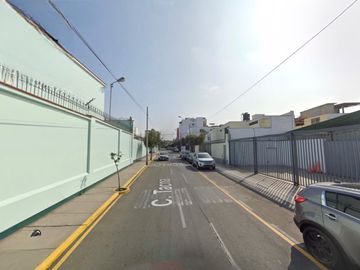 LOCAL EN MIRAFLORES UBICACION PRIVILEGIADA
