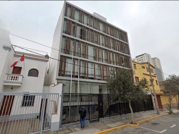 LOCAL EN MIRAFLORES UBICACION PRIVILEGIADA