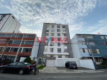 ID: 1109876 Venta Amplio Departamento 2Do Piso Pueblo Libre