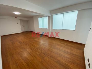 ID: 1109876 Venta Amplio Departamento 2Do Piso Pueblo Libre