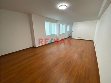 ID: 1109876 Venta Amplio Departamento 2Do Piso Pueblo Libre
