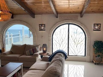 🌴🌞🌊  🌅 Lujosa residencia frente al mar en San Antonio Del Mar 🌴🌞🌊  🌅