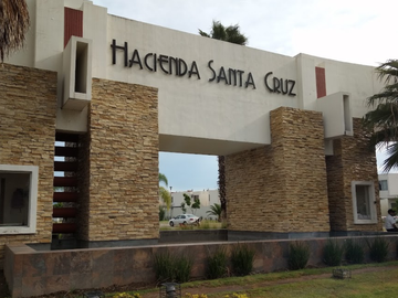 CASA EN FRACCIONAMIENTO HACIENDA SANTA CRUZ - TLAJOMULCO DE ZUÑIGA, JALISCO