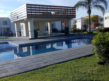 CASA EN FRACCIONAMIENTO HACIENDA SANTA CRUZ - TLAJOMULCO DE ZUÑIGA, JALISCO