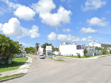 MAGNIFICA CASA EN CANCUN, EXCELENTE UBICACION, A UNOS MINUTOS DE ¡¡¡ LA PLAYA, EL PUERTO, LOS HOTELES Y ATRACCIONES DE CANCUN!!! EXCELENTE PLUSVALIA