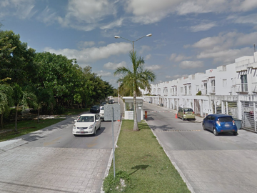 MAGNIFICA CASA EN CANCUN, EXCELENTE UBICACION, A UNOS MINUTOS DE ¡¡¡ LA PLAYA, EL PUERTO, LOS HOTELES Y ATRACCIONES DE CANCUN!!! EXCELENTE PLUSVALIA