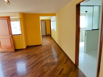 Se Vende Elegante Departamento C/Estacionamiento Y Depósito En Urb. Corpac San Isidro