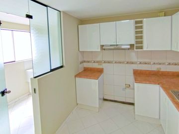 Se Vende Elegante Departamento C/Estacionamiento Y Depósito En Urb. Corpac San Isidro
