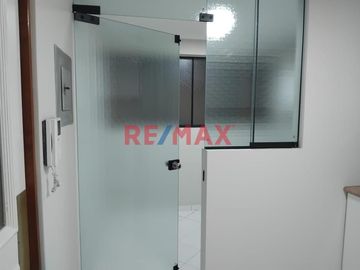 Se Vende Elegante Departamento C/Estacionamiento Y Depósito En Urb. Corpac San Isidro