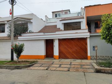 CASA EN VENTA EN SANTIAGO DE SURCO