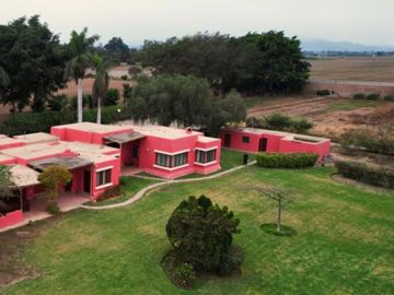 ADORABLE CASA DE CAMPO EN VENTA DE 7,000 MTS