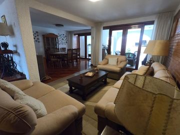 Venta de Hermosa Casa en Urb. Los Rosales Surco