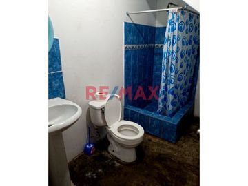 Atención Inversionistas: Se Vende Céntrica Casa De 3 Pisos En Villa Maria Del Triunfo, A 2 Cuadras De Pista Nueva Y Av El Triunfo.