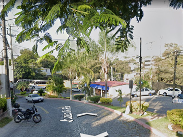 HERMOSA CASA EN CUERNAVACA MORELOS, EXCELENTE UBICACION, A UNOS MINUTOS DEL CENTRO DE CURNAVACA Y PARQUE ACUATICO TEMIXCO