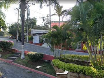 HERMOSA CASA EN CUERNAVACA MORELOS, EXCELENTE UBICACION, A UNOS MINUTOS DEL CENTRO DE CURNAVACA Y PARQUE ACUATICO TEMIXCO