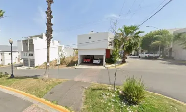 CASA EN VENTA DE REMATE BANCARIO EN HACIENDA DE LAS CUMBRES, NUEVO CENTRO MTY., N.L.
