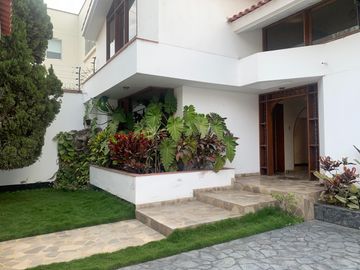 Alquiler de hermosa casa en inmejorable zona de Surco