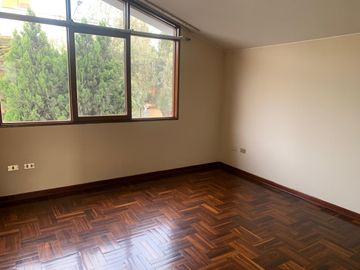 Alquiler de hermosa casa en inmejorable zona de Surco