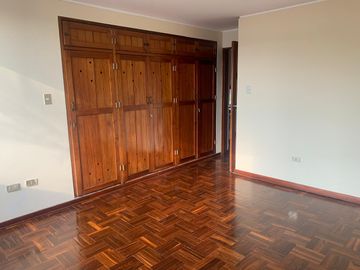 Alquiler de hermosa casa en inmejorable zona de Surco