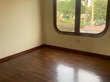 Alquiler de hermosa casa en inmejorable zona de Surco