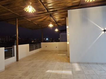 VENDO CASA DE TRES PISO EN ESTRENO EN BOULEVARD PARK PLAZA, CASTILLA