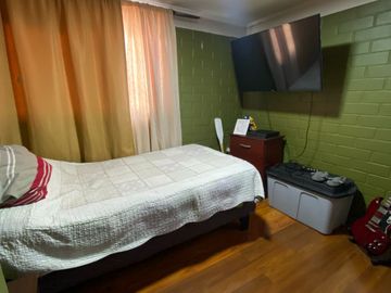 Se Vende Lida Casa Esquina en Quilicura