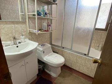 Se Vende Lida Casa Esquina en Quilicura