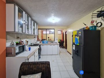 Casa rentera en venta tres departamentos