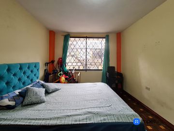 Casa rentera en venta tres departamentos